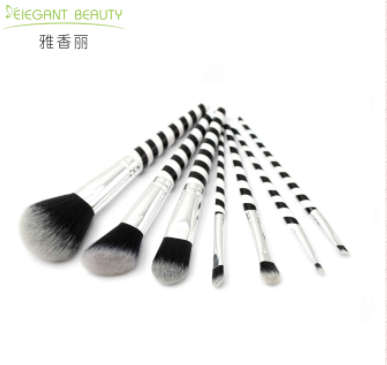 化妝的時候需要哪些工具？