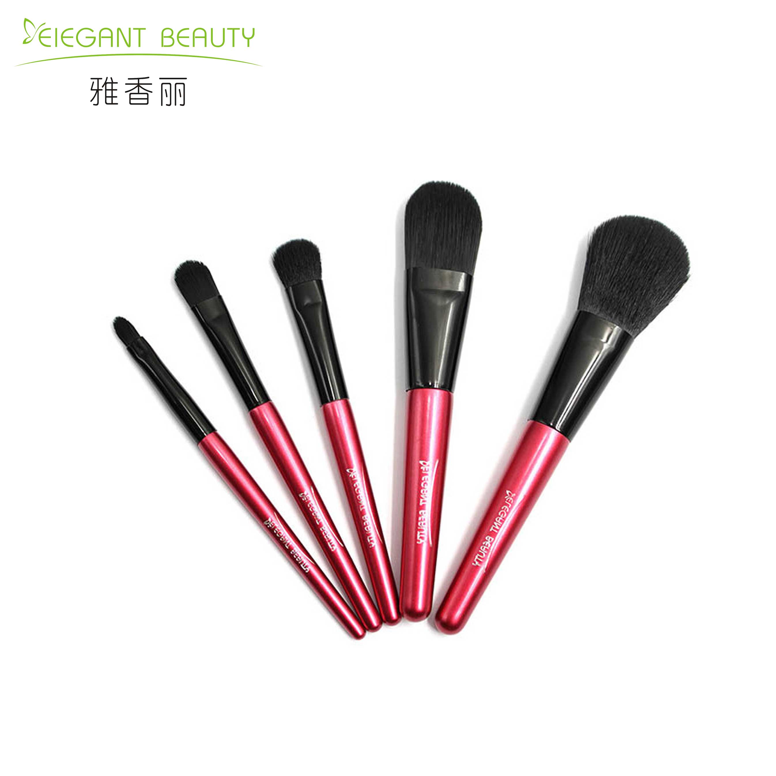 為什么專業(yè)化妝師更傾向于使用定制的成套化妝刷?