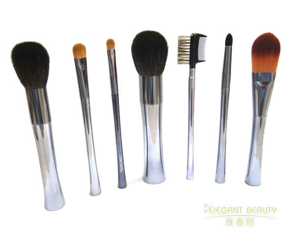 成套化妝刷的收納包磁吸扣設(shè)計(jì)是否影響刷毛保護(hù)？